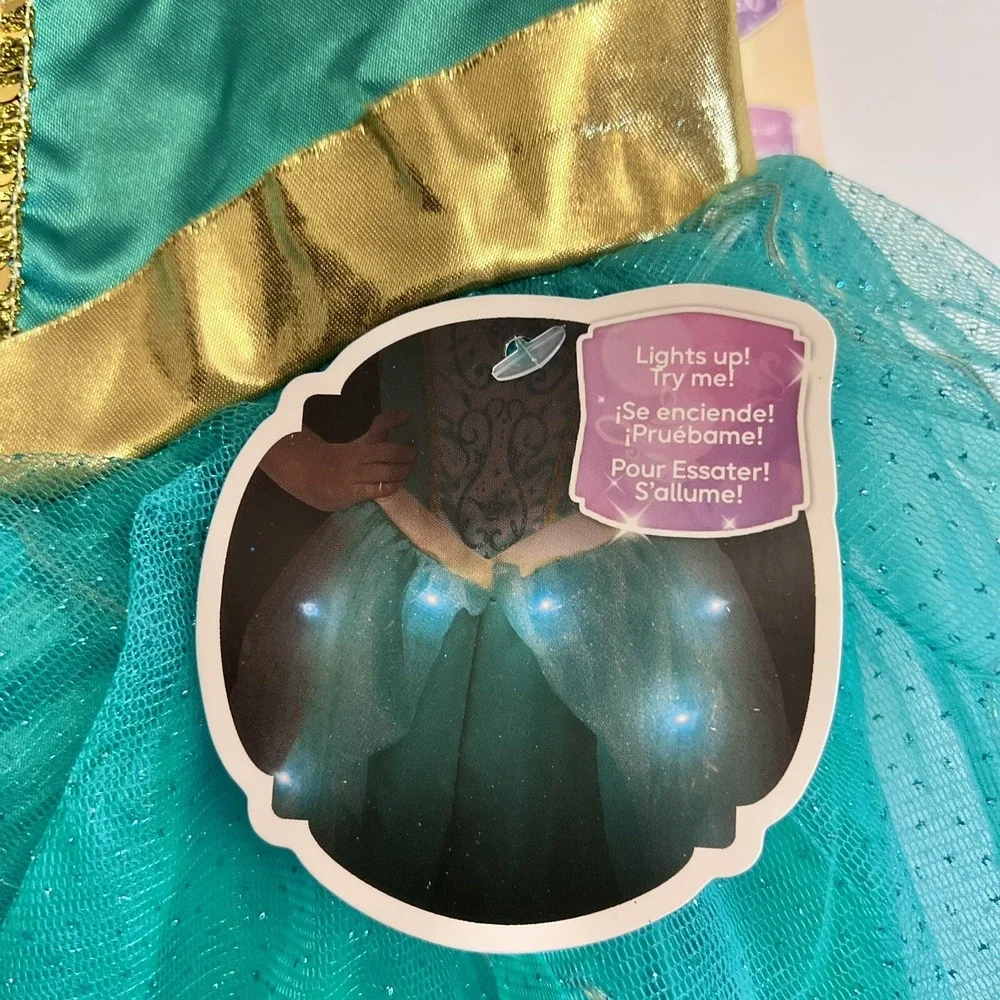 NWT Disney Princess Aladdin Jasmine Small 4-6x Deluxe Light-Up Halloween Costume